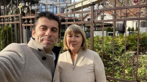 Истината лъсна: Ето в какви отношения на Линда с майката на Кирил Петков