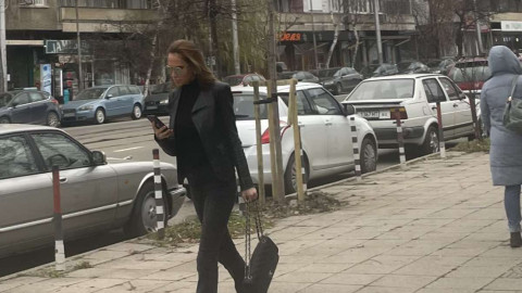 Ексклузивно в kliuki.ws! Мама Ураган - Ивайла Бакалова в топ форма 15 дни след раждането! Папарашки снимки