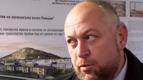 Дядовата ръкавичка. Измамникът Красимир Папукчийски назначил жена си да чисти жп-кенефите