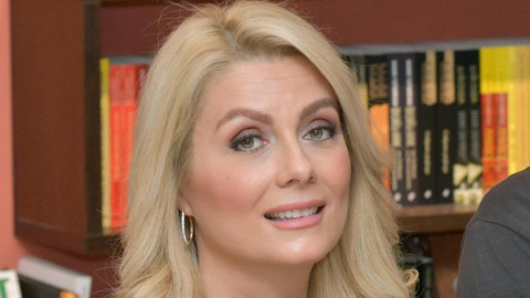 Венета Райкова изригна: Нямам любовен и творчески дефицит,в болница съм!(Фото)