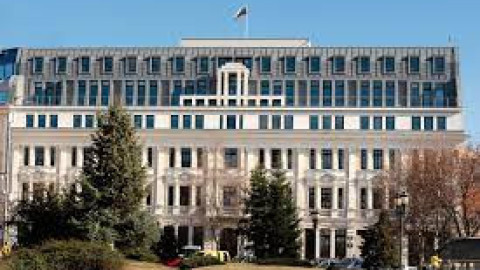 Крупен измамник се намести в ключово държавно министерство?