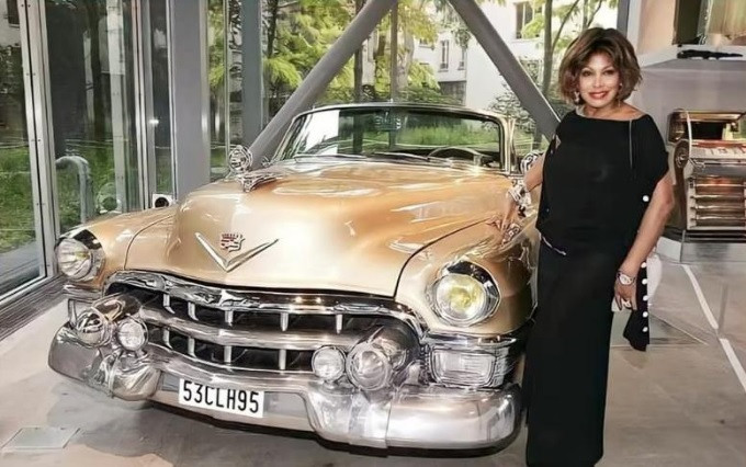 Великата Тина Търнър и нейната лична магистрала: Как звездата обичаше колите (ГАЛЕРИЯ СНИМКИ) - Снимка 5