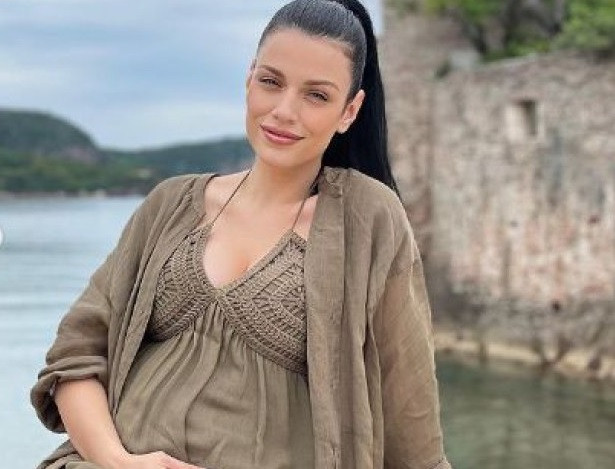Ралица Паскалева: Да, бременна съм!