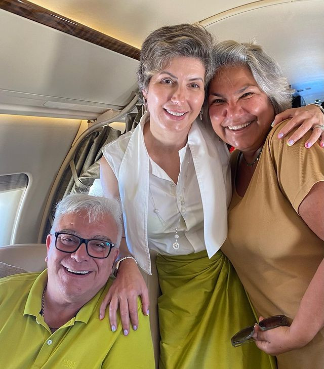 Марта Вачкова и Владо Пенев обикалят Италия с частен самолет (СНИМКИ) - Снимка 5