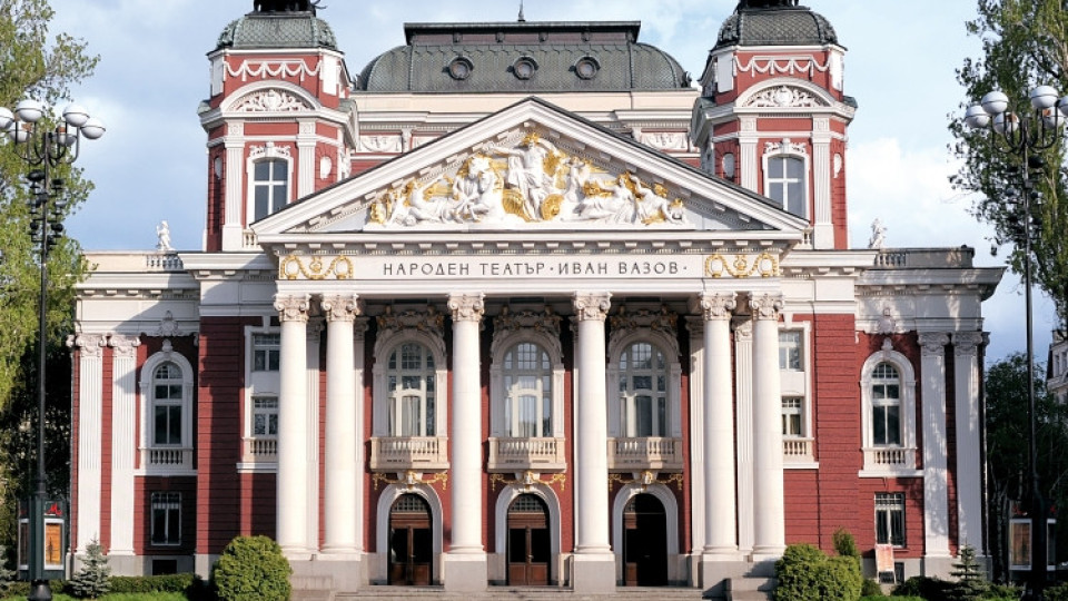Изправят Путин пред съда в Хага на сцената на Народния театър