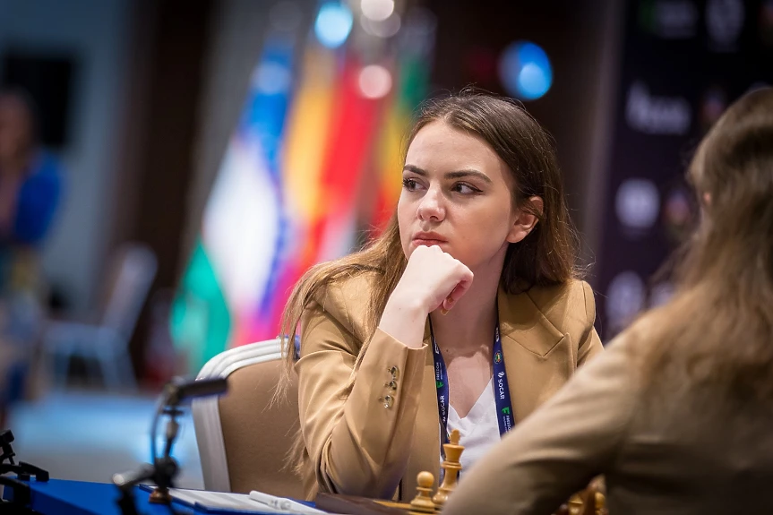 Любовта на Нургюл Салимова и Ниджат Абасов пламнала покрай шаха - Снимка 2