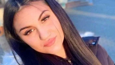 Дебора дебютира на музикалната сцена: Прави дует със…