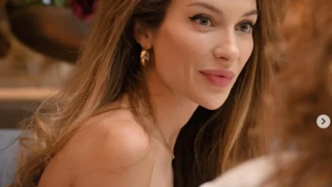 Никол Станкулова съобщи прогнозата за времето по гол пъп (ФОТО)