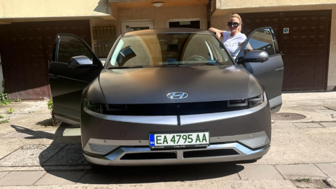 Нагъл грабеж! Отмъкнаха лъскавото возило на родна певица