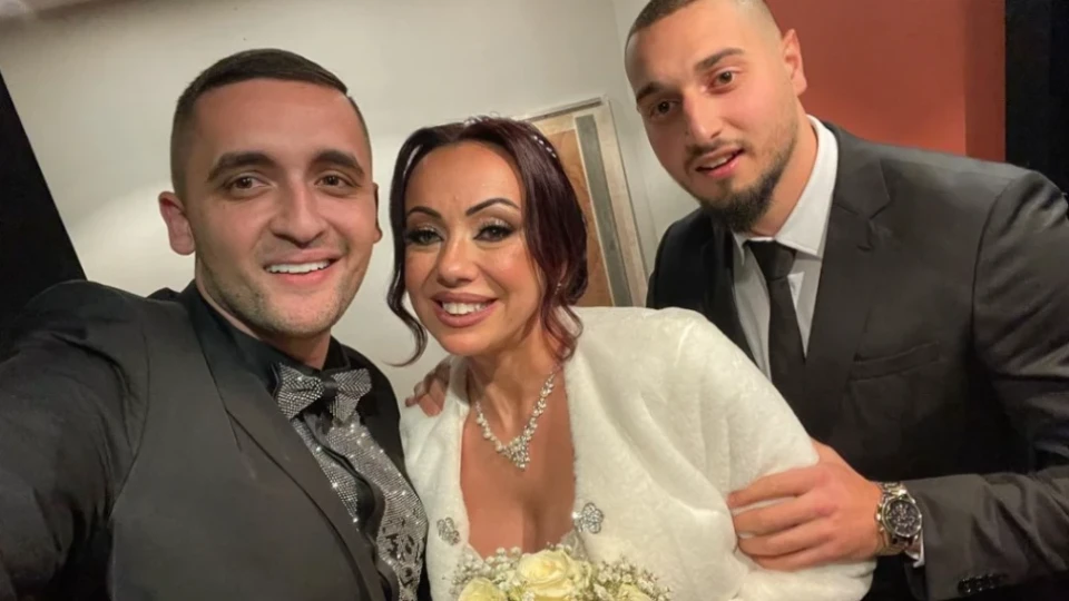 Сватба за чудо и приказ: Половинката на Милко Калайджиев се омъжи (СНИМКИ)
