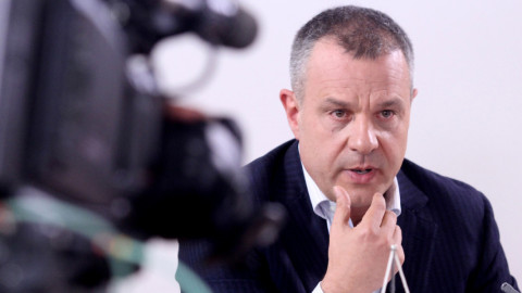 Кошлуков вдига банкета на БНТ в скандална чалготека