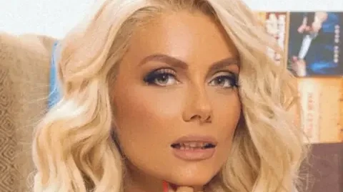 Венета Райкова не обелва и думата за третата регресия