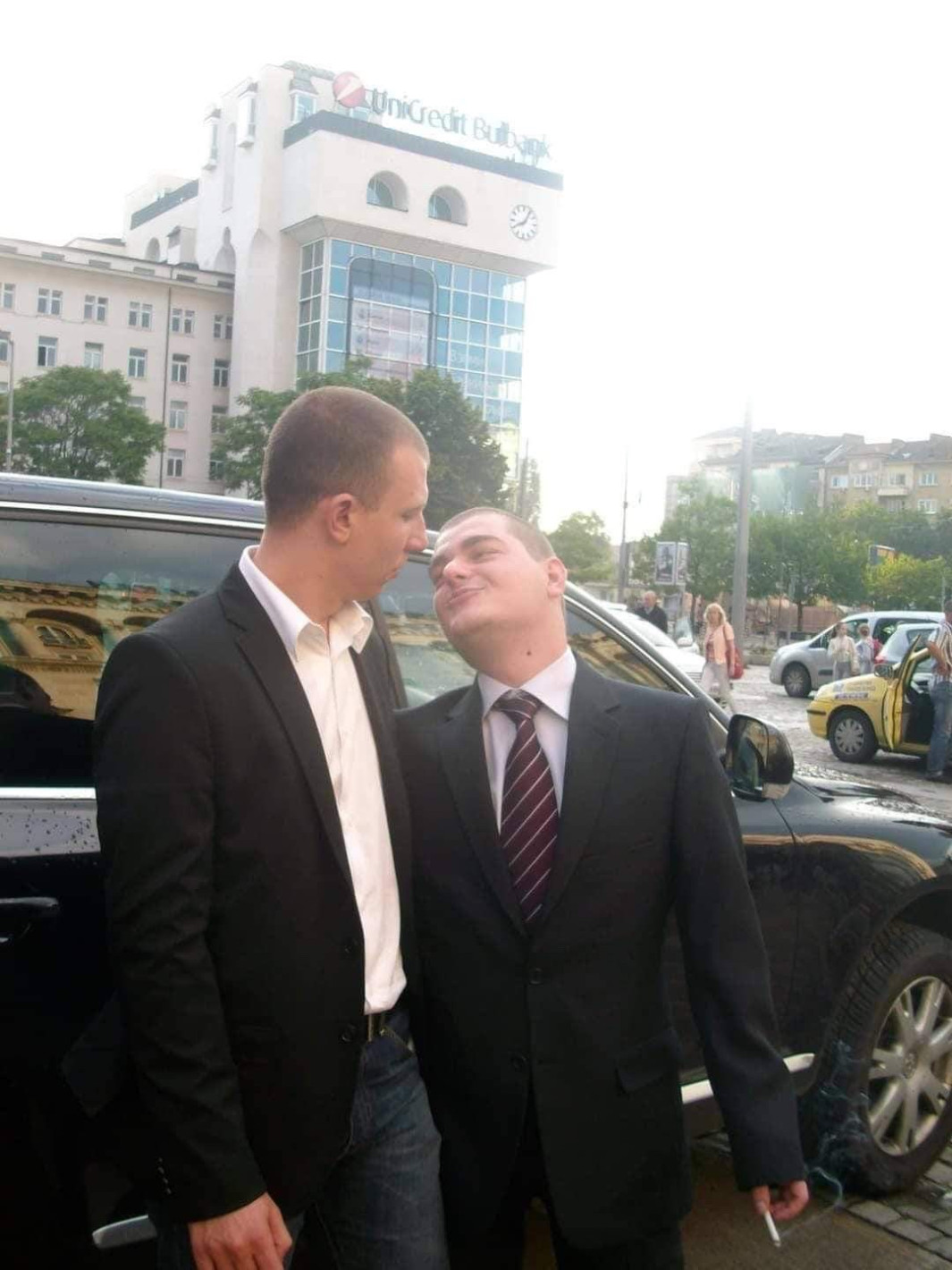 Общинар на Бонев бесен на кмета на Красна поляна: паднал на леда - Снимка 2