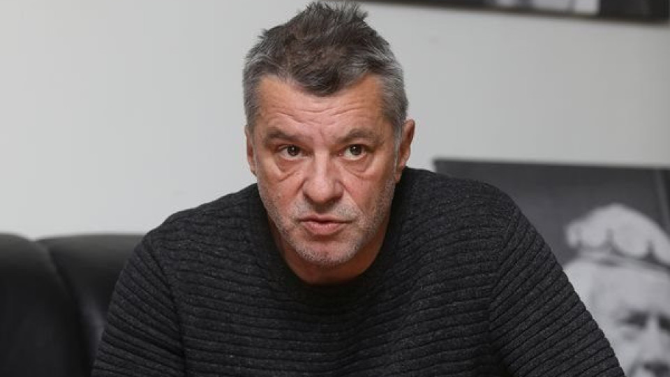 Мариан Вълев изпълнява всички капризи на изгората си Цвети Стоянова (ФОТО)