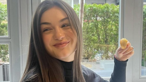 Ще ви падне ченето: Каката на детето-чудо Крисия супер гореща!(Яки снимки)