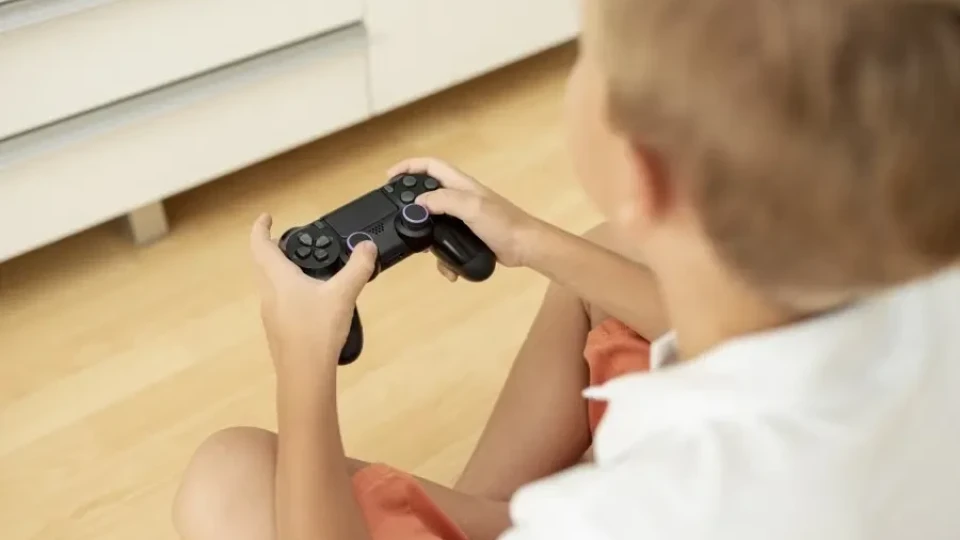 Влиянието на видеоигрите върху детското развитие и образование