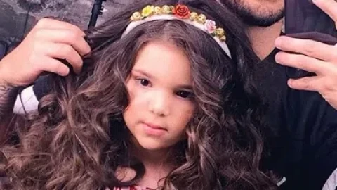 Каква майка е Николета: 12-годишната й дъщеря празнува рожден ден с песни за оргазми