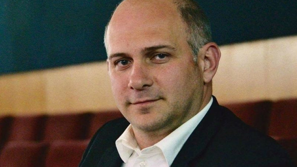 Директорът на Народния театър Васил Василев разпали поредния грандиозен скандал
