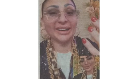 Софи Маринова се окичи като коледна елха с масивни ланци