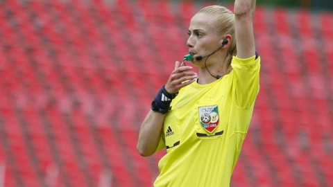Любимият на съдийката Хриси Гутева е футболист на малки вратички