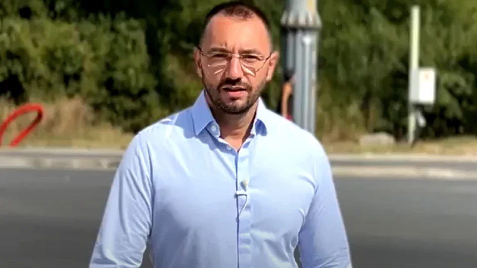 Антон Хекимян се показа с гореща блондинка! Това ли е новата му  (Снимки)