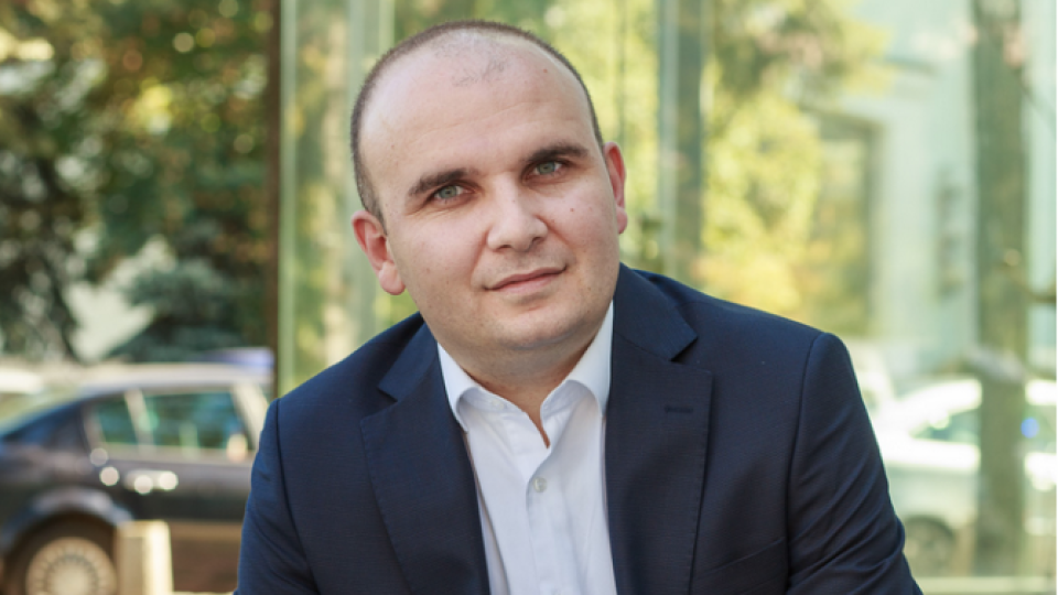 Илхан Кючюк плати 20 бона за бразилското дупе на любовника си Валентин Тончев