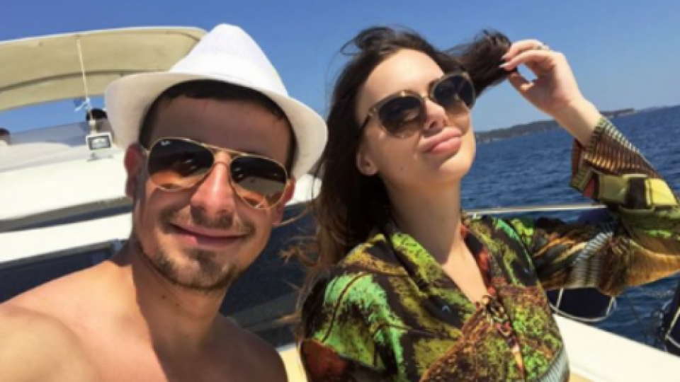 Розовият балон на любовта на Памела и Демир Доган, се спука