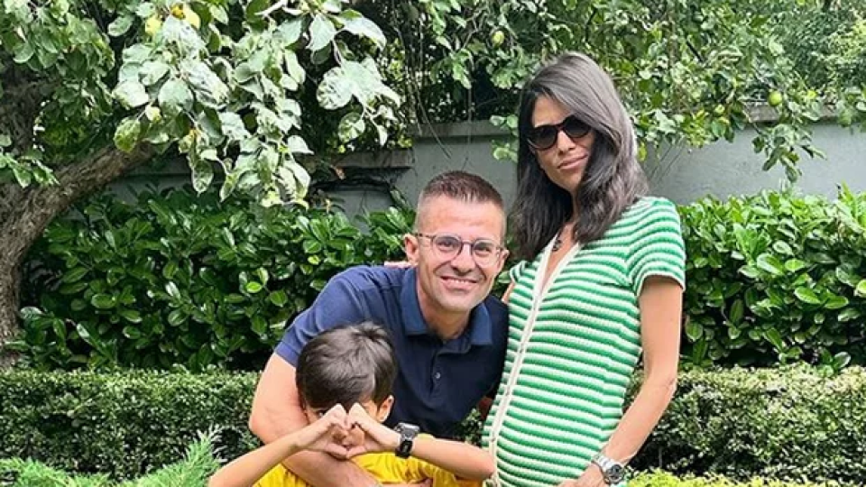 Всички се питат какво се случва с бременната жена на Андрей Арнаудов, че има толкоз окаян вид