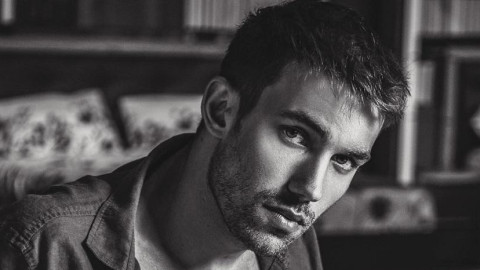 Ергенът Виктор харесва мъже: Гаджето му го дарява с луксозна придобивка