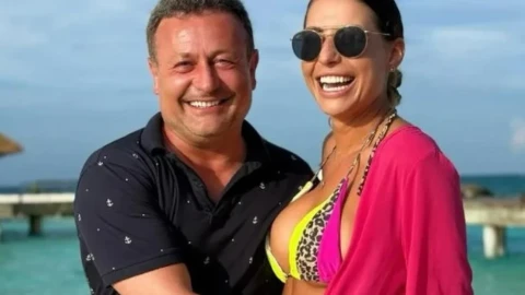 Остави малко на въображението: Новата на Рачков остана без дрехи (СНИМКИ)