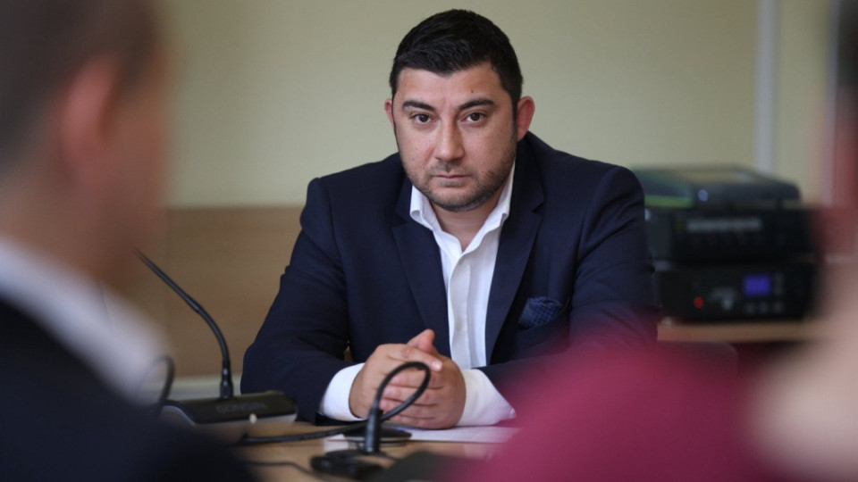 Карлос Контрера: Организира ли “Лукойл” картел и пречи ли за вноса на горива?