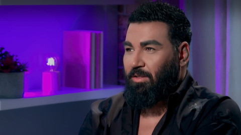 Роден в затвора, превърнат в звезда:  Азис с шокиращи признания пред Мон Дьо