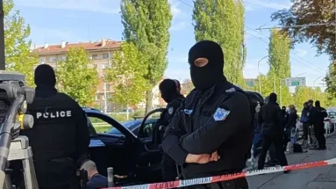 БЕЛЕЗНИЦИ! СДВР и отряд “Кобра” изтарашиха заложните къщи на топ лихваря на Черепа и ППДБ Иво Пифа