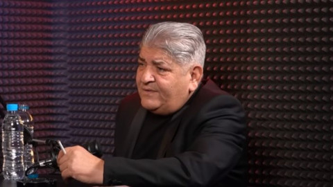 Резил: Сашо Роман избяга от кафене, без да плати сметката си