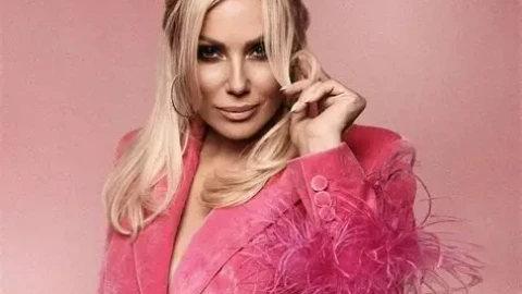 Лепа Брена: Разрушихме етаж от хотел в първата си брачна нощ