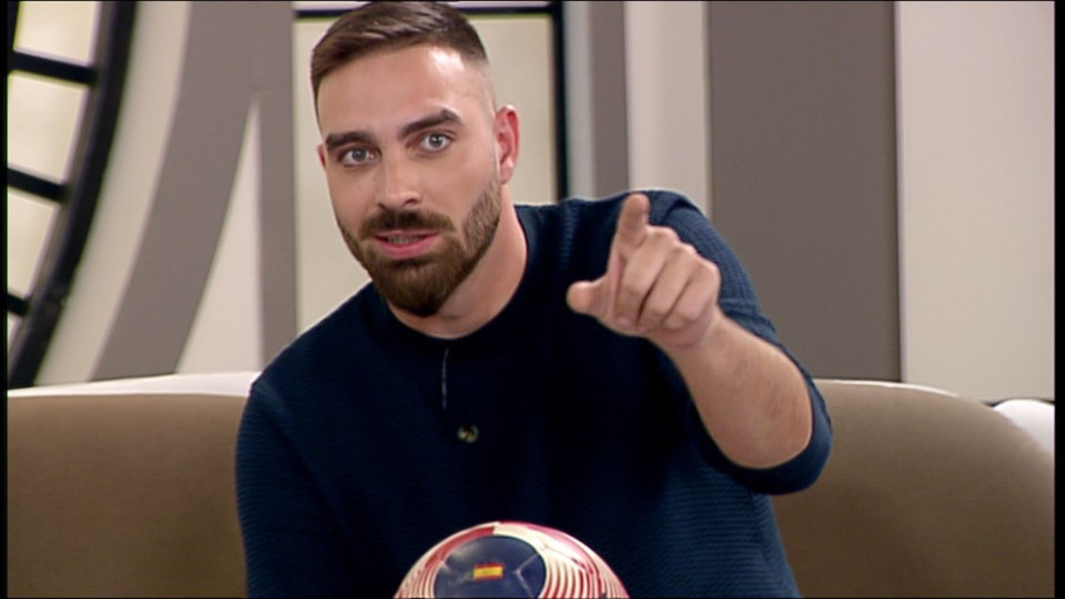 Какво се случва с любимеца Тото: Пак прикова вниманието (ВИДЕО)