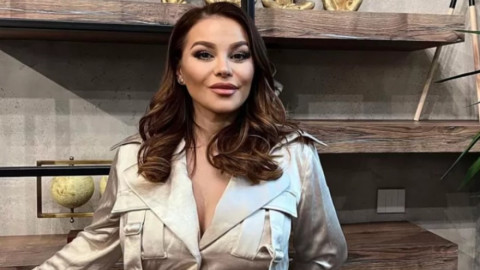Деси Слава отбелязва 30 години на сцена с мащабен концерт и емоционална изповед