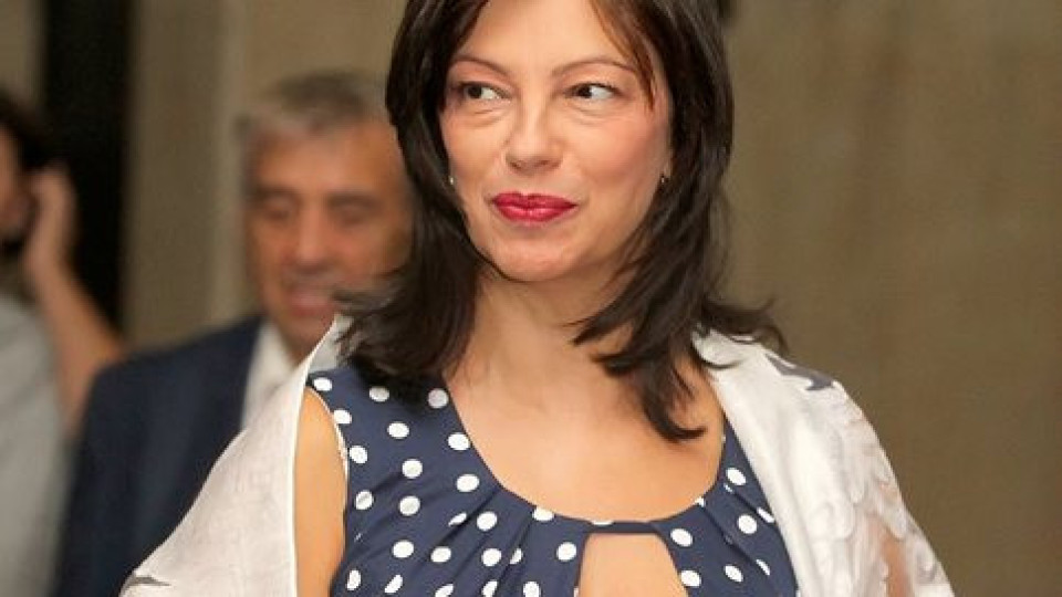 Милена Милотинова се развихри като яростна феминистка заради по-ниските заплати на жените