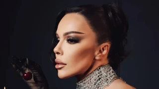 Галена наложи нова мода – излезе по пижама, но с Chanel