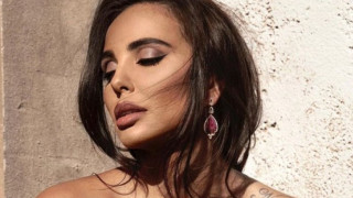 Николета Лозанова отново събра погледите с ефектна визия