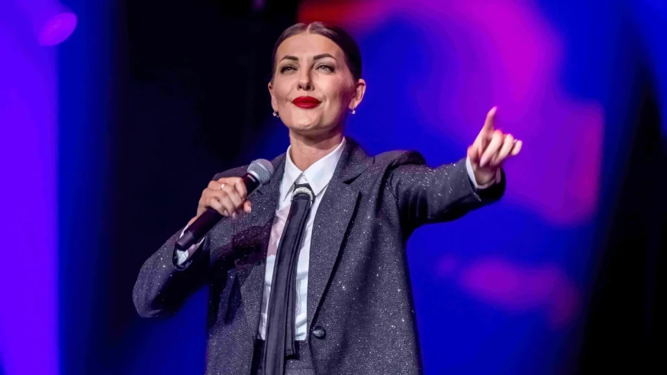 Емануела има двойничка в „Гласът на България“: Яница впечатли и с глас, и с визия