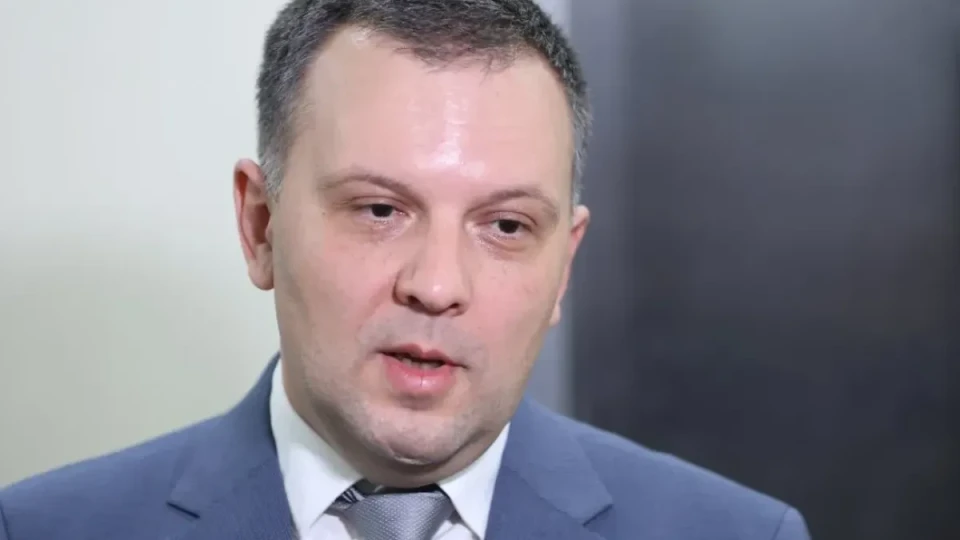 Скандално: Правосъдният министър пробутва за нов и.ф. главен прокурор лице, свързано с "джуджетата"